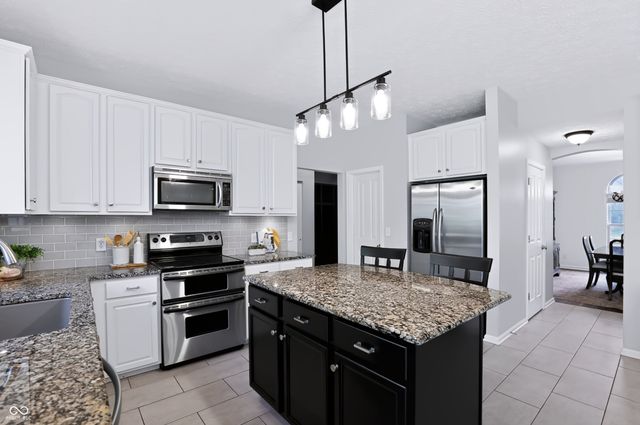8765 Lily Court, Zionsville, IN 46077
