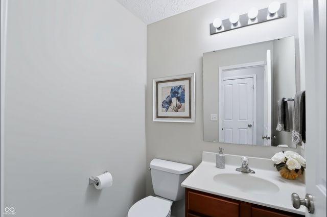 8765 Lily Court, Zionsville, IN 46077