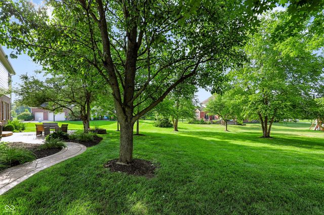 8765 Lily Court, Zionsville, IN 46077