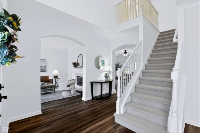 8765 Lily Court, Zionsville, IN 46077