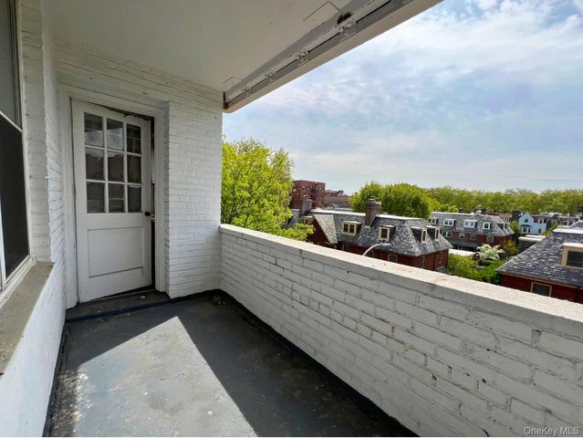 34-41 85th Street 4i, Jackson Heights, NY 11372