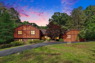 8735 Glen Nevis Road, Ada, MI 49301