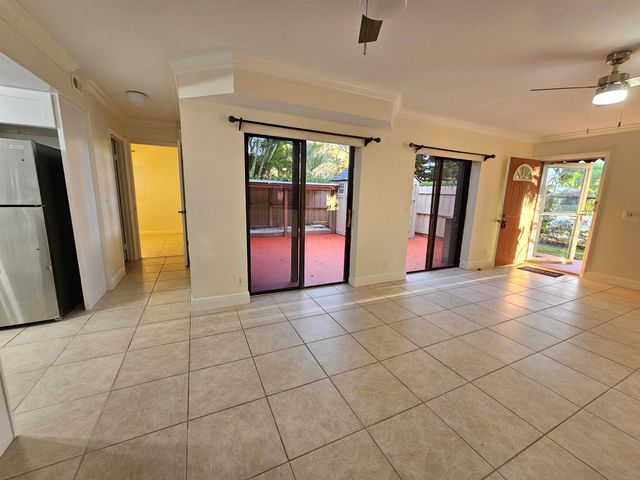 6163 Seven Springs Boulevard 26c, Greenacres, FL 33463