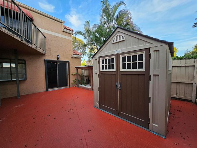 6163 Seven Springs Boulevard 26c, Greenacres, FL 33463