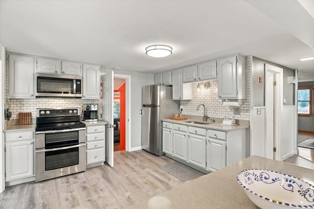 1291 South St, Tewksbury, MA 01876