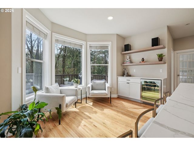 8414 Nw GILLIAM Ln, Portland, OR 97229