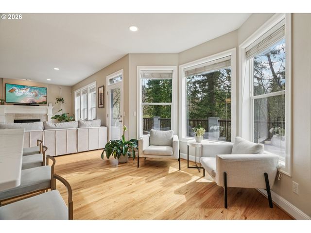 8414 Nw GILLIAM Ln, Portland, OR 97229