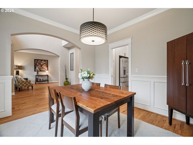 8414 Nw GILLIAM Ln, Portland, OR 97229