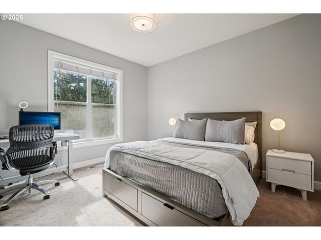 8414 Nw GILLIAM Ln, Portland, OR 97229