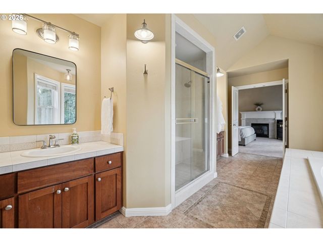 8414 Nw GILLIAM Ln, Portland, OR 97229