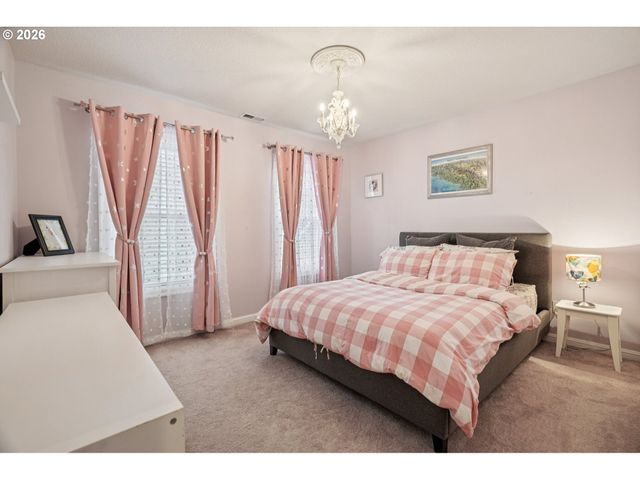 8414 Nw GILLIAM Ln, Portland, OR 97229