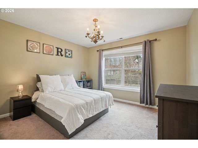 8414 Nw GILLIAM Ln, Portland, OR 97229