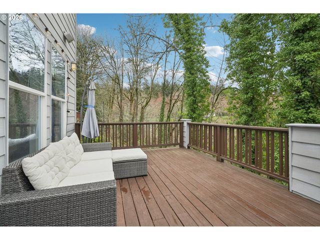 8414 Nw GILLIAM Ln, Portland, OR 97229