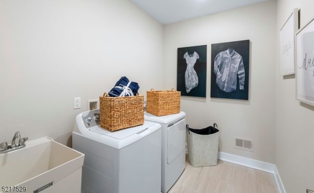 27 Eastwood Ter 27, East Hanover Twp., NJ 07936