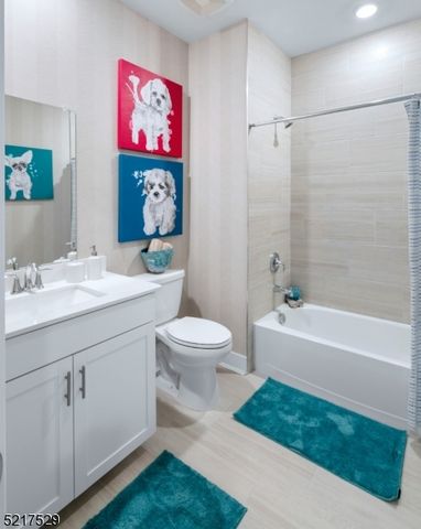 27 Eastwood Ter 27, East Hanover Twp., NJ 07936