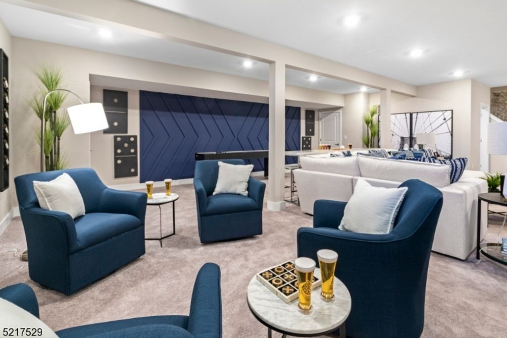 27 Eastwood Ter 27, East Hanover Twp., NJ 07936