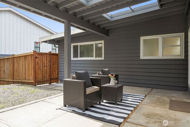 334 157th Avenue NE, Bellevue, WA 98008