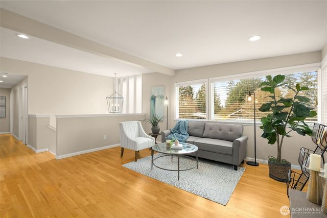 334 157th Avenue NE, Bellevue, WA 98008