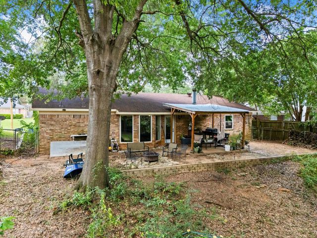 1307 Regina ST, Longview, TX 75605