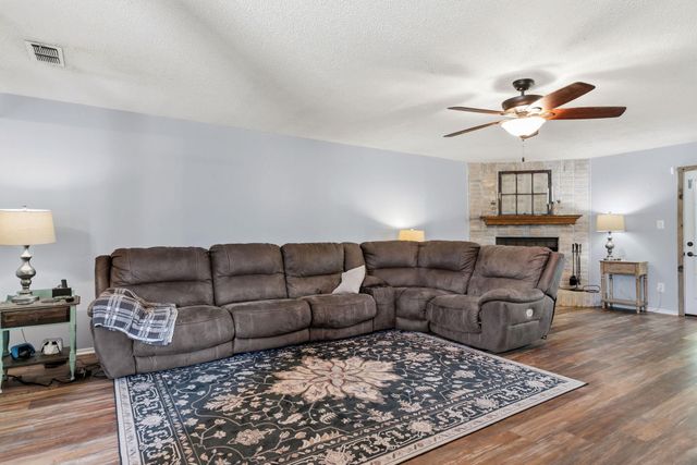 1307 Regina ST, Longview, TX 75605