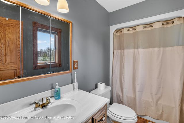 11723 W Andre Drive, Grand Ledge, MI 48837