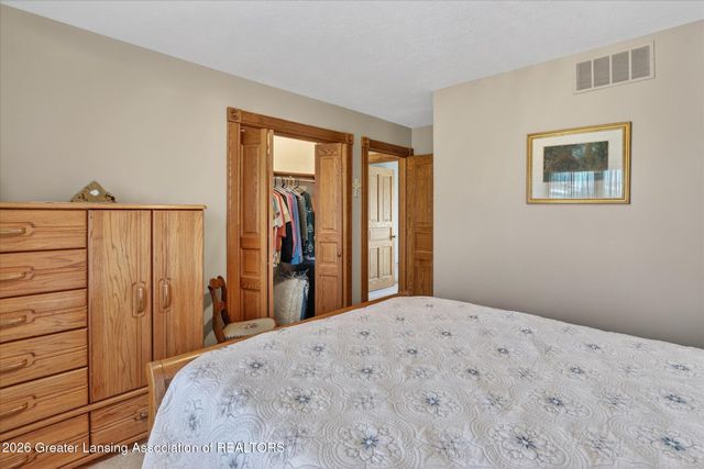 11723 W Andre Drive, Grand Ledge, MI 48837