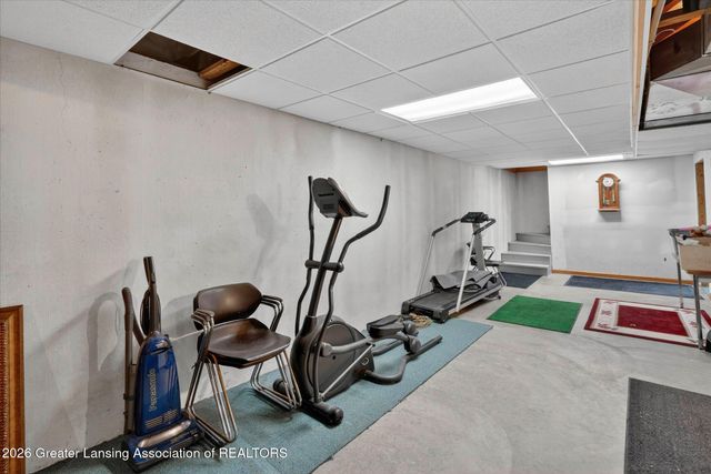 11723 W Andre Drive, Grand Ledge, MI 48837