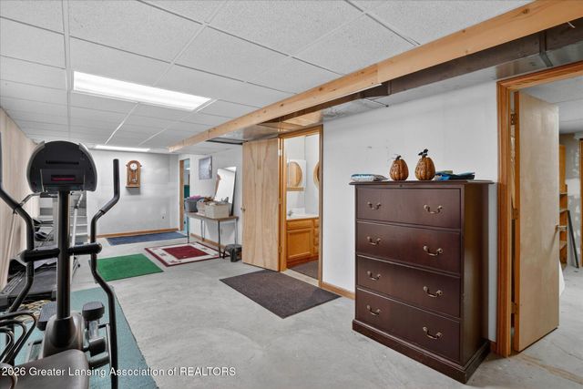 11723 W Andre Drive, Grand Ledge, MI 48837