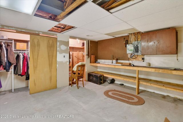 11723 W Andre Drive, Grand Ledge, MI 48837