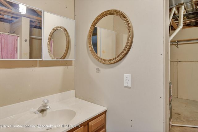 11723 W Andre Drive, Grand Ledge, MI 48837