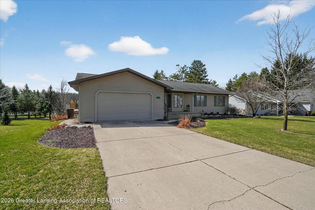 11723 W Andre Drive, Grand Ledge, MI 48837