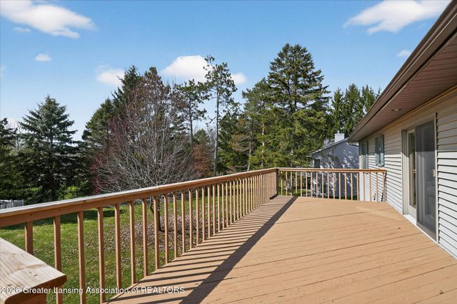 11723 W Andre Drive, Grand Ledge, MI 48837