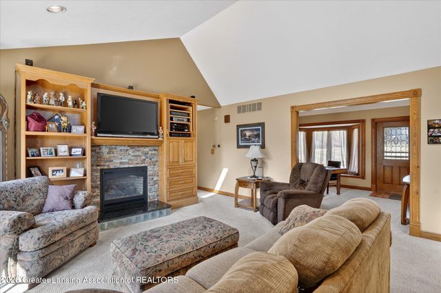 11723 W Andre Drive, Grand Ledge, MI 48837