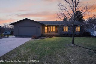 11723 W Andre Drive, Grand Ledge, MI 48837