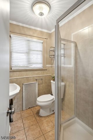 351 Griggs Ave, Teaneck Twp., NJ 07666