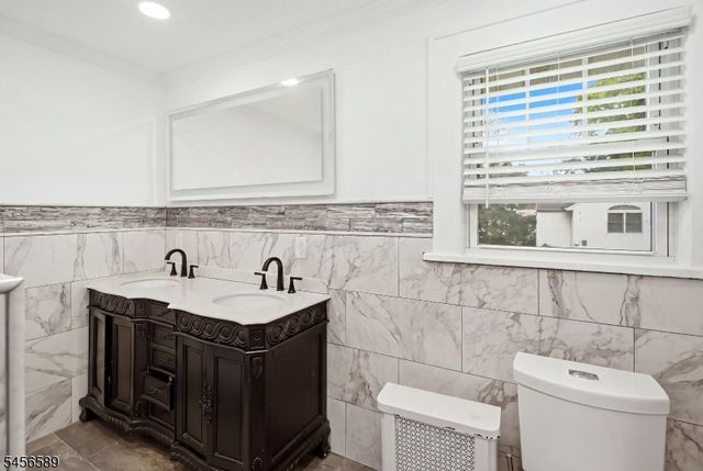 351 Griggs Ave, Teaneck Twp., NJ 07666