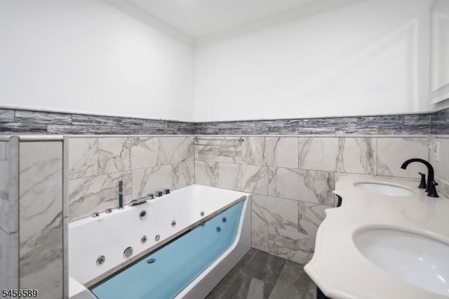 351 Griggs Ave, Teaneck Twp., NJ 07666