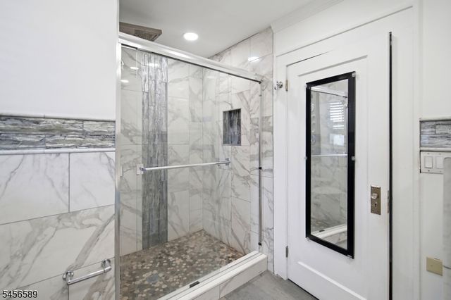 351 Griggs Ave, Teaneck Twp., NJ 07666