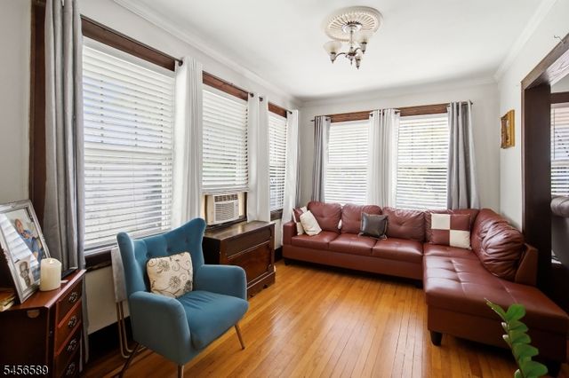 351 Griggs Ave, Teaneck Twp., NJ 07666