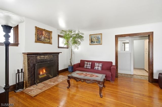 351 Griggs Ave, Teaneck Twp., NJ 07666