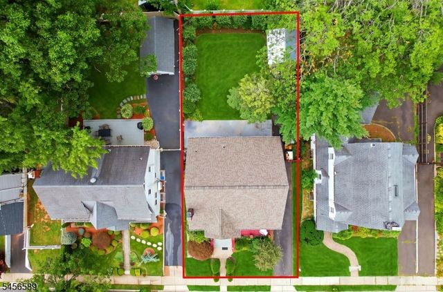351 Griggs Ave, Teaneck Twp., NJ 07666