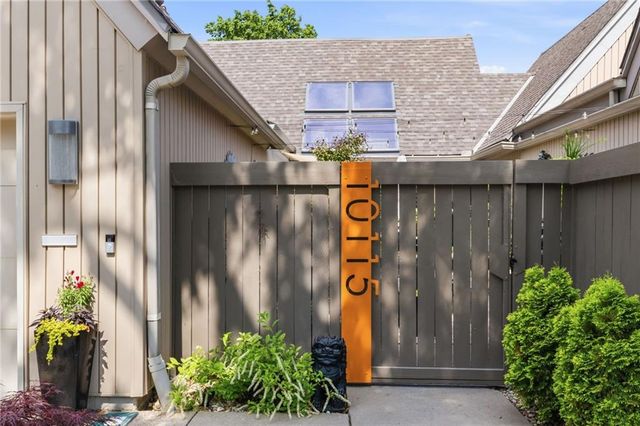 10115 LOWELL Avenue, Overland Park, KS 66212