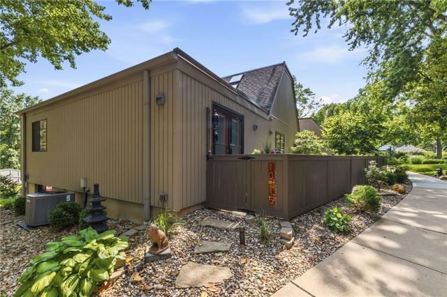 10115 LOWELL Avenue, Overland Park, KS 66212