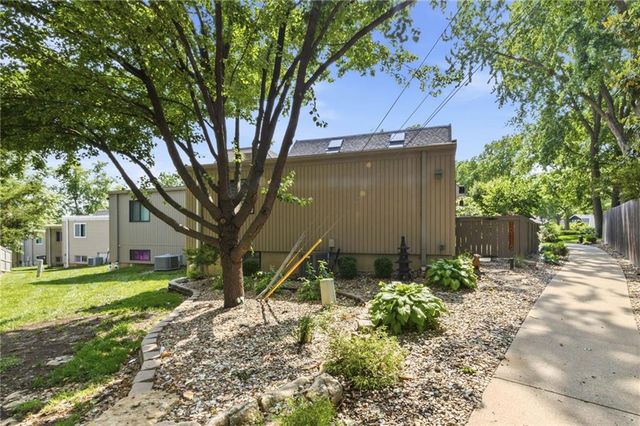 10115 LOWELL Avenue, Overland Park, KS 66212