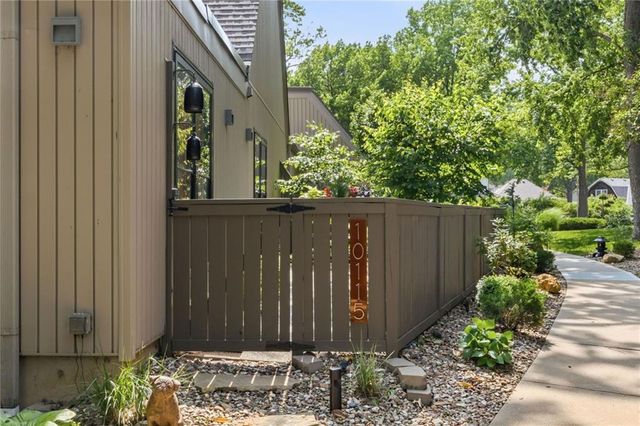 10115 LOWELL Avenue, Overland Park, KS 66212