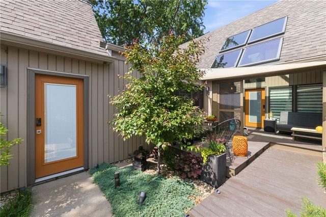 10115 LOWELL Avenue, Overland Park, KS 66212