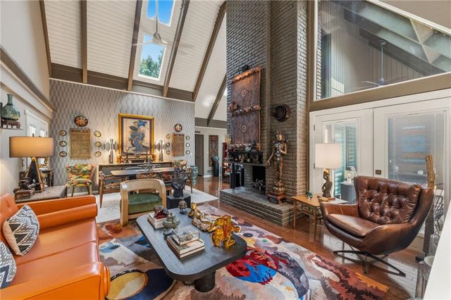 10115 LOWELL Avenue, Overland Park, KS 66212