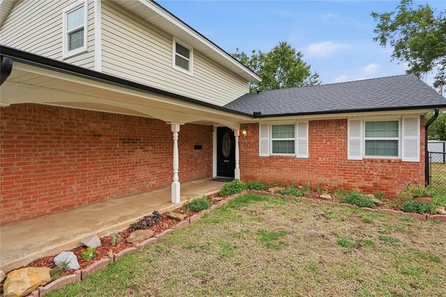 1701 Camelot Drive, Norman, OK 73069