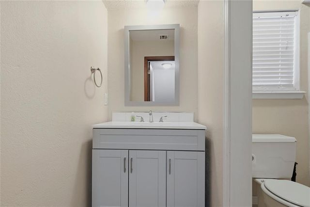 1701 Camelot Drive, Norman, OK 73069