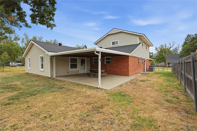 1701 Camelot Drive, Norman, OK 73069